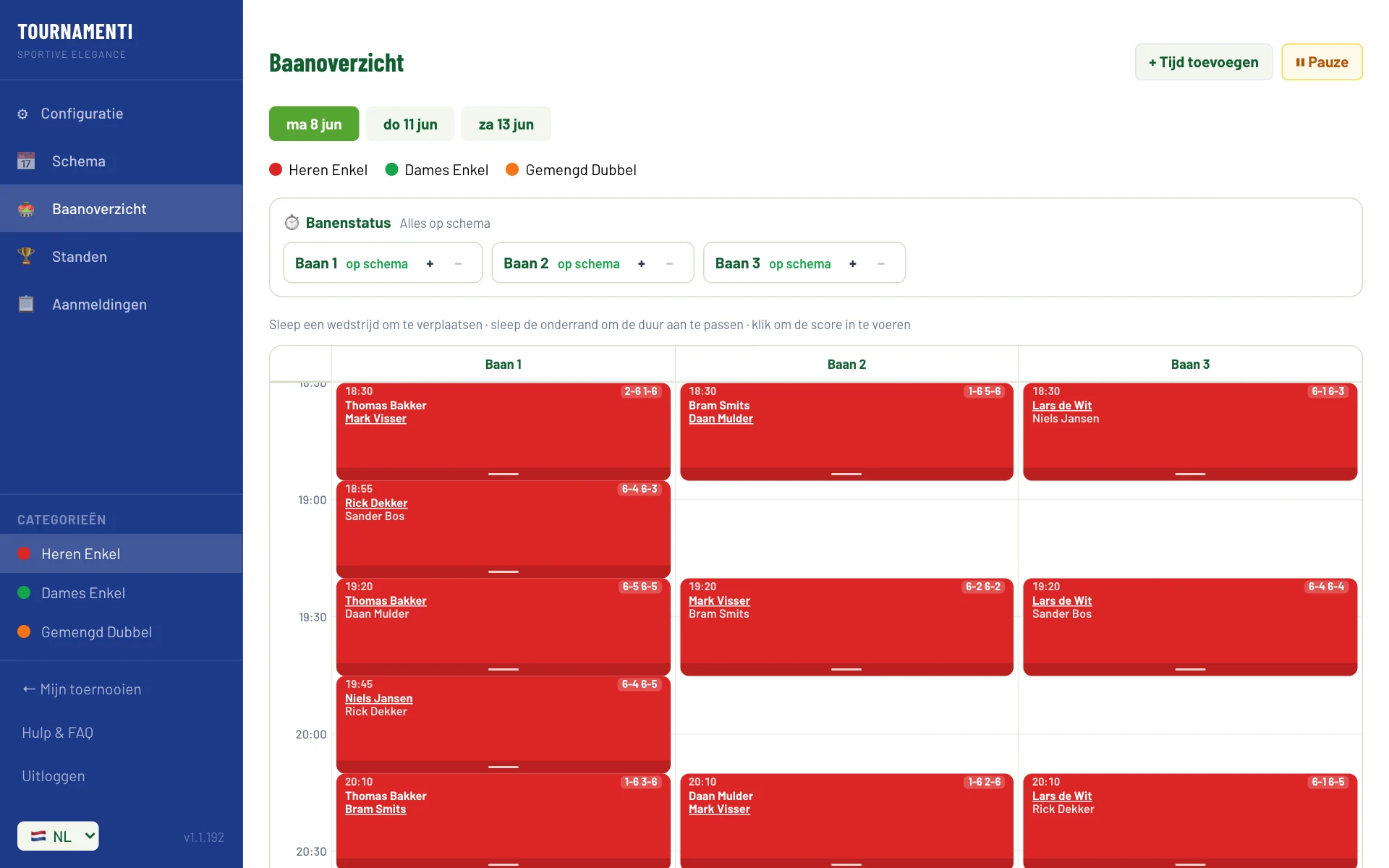 Baanoverzicht met tijdlijn per baan, gespeelde uitslagen en banenstatus
